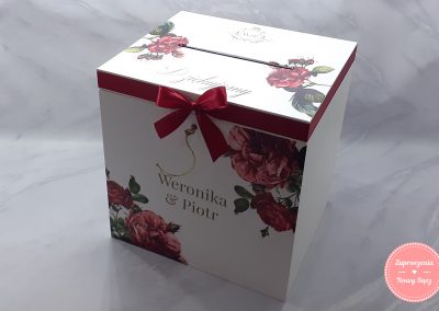 Drewniane pudełko na koperty "Różane ornamenty"
